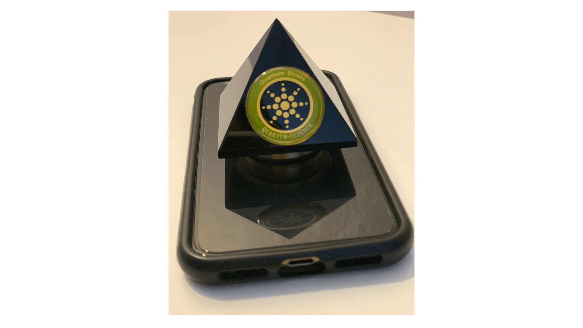 QUANTUM PYRAMID - ABSORBE LES ONDES !