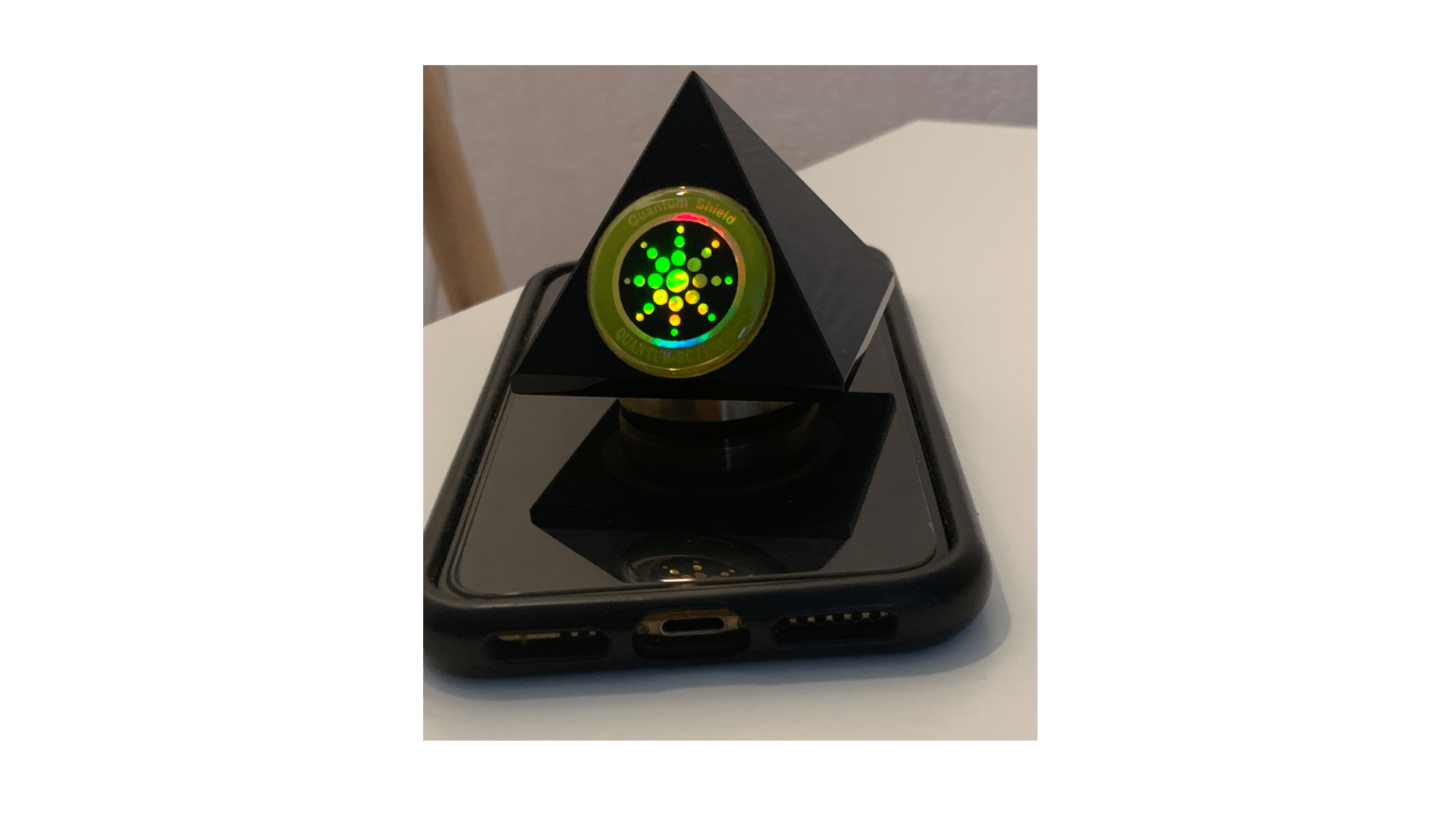 QUANTUM PYRAMID - ABSORBE LES ONDES !