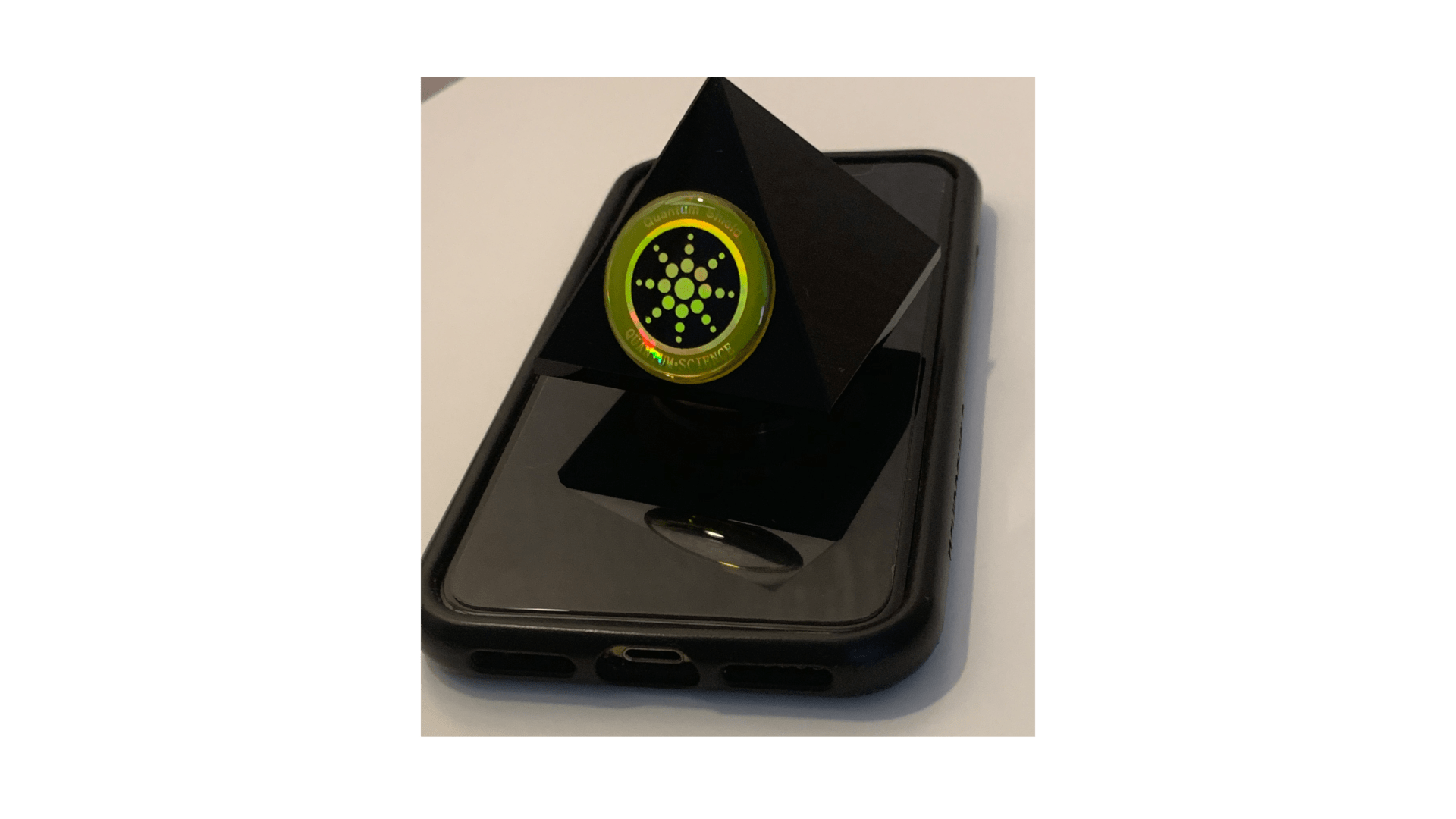 QUANTUM PYRAMID - ABSORBE LES ONDES !