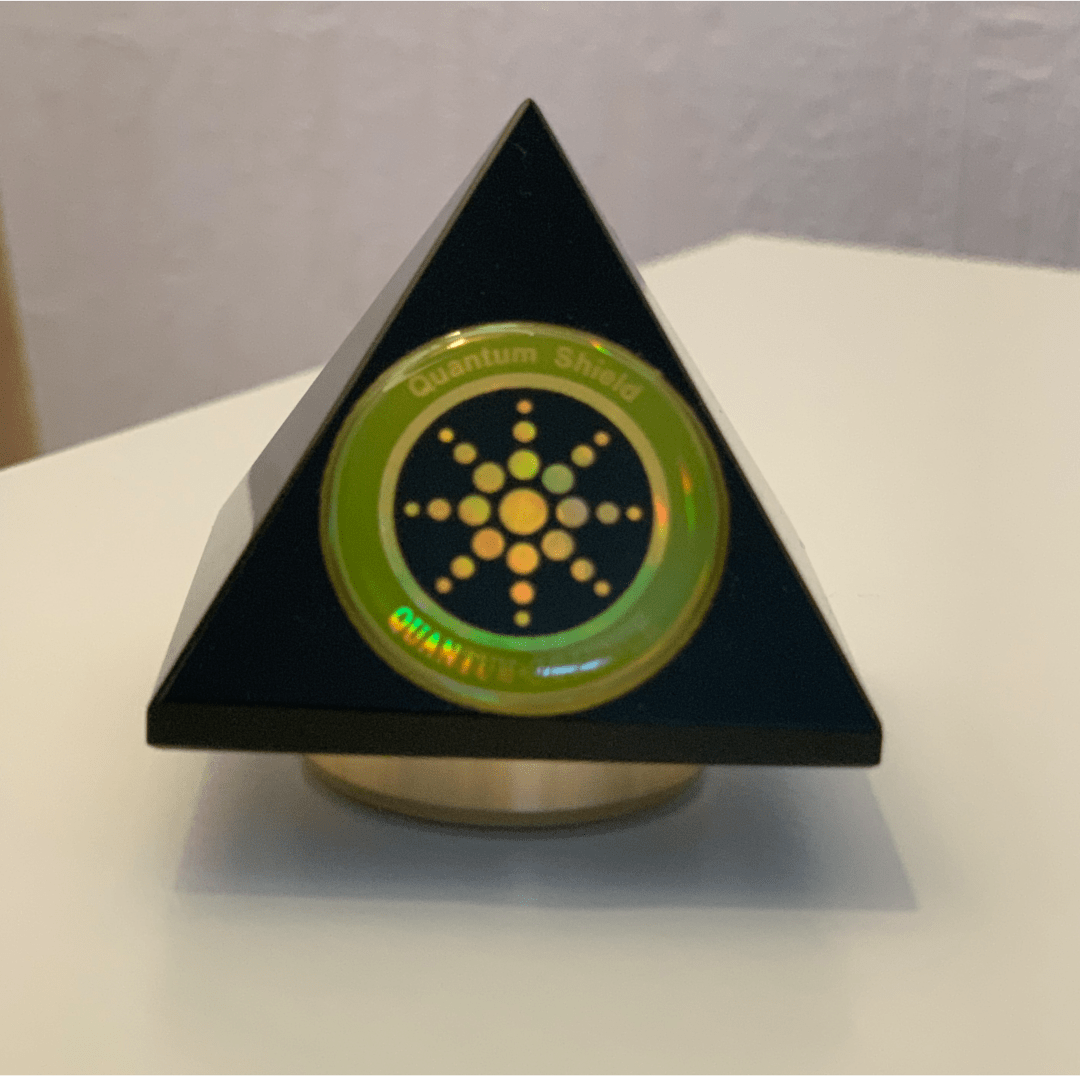 QUANTUM PYRAMID - ABSORBE LES ONDES !