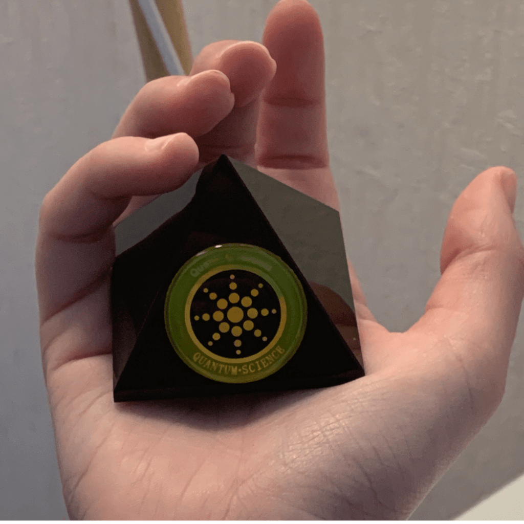 QUANTUM PYRAMID - ABSORBE LES ONDES !